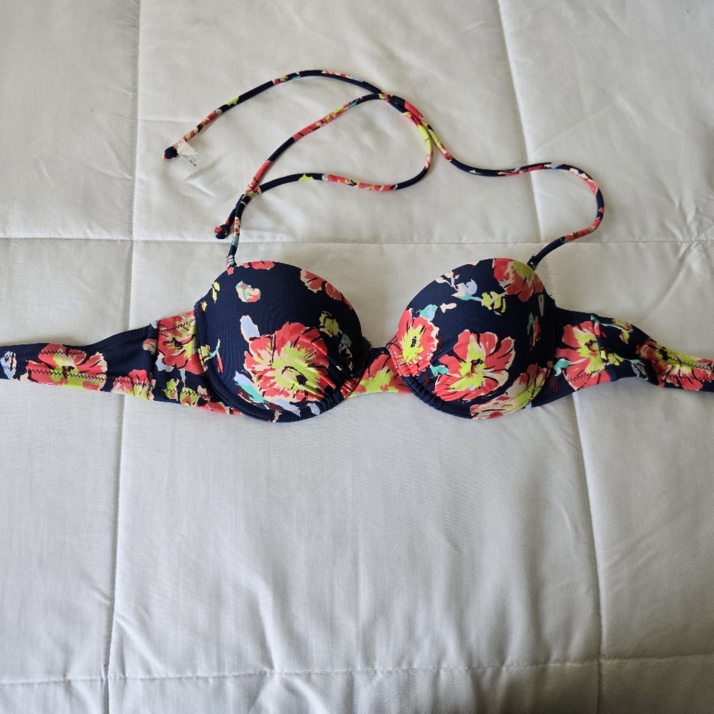 NWT Aerie Floral Bikini Top with Straps